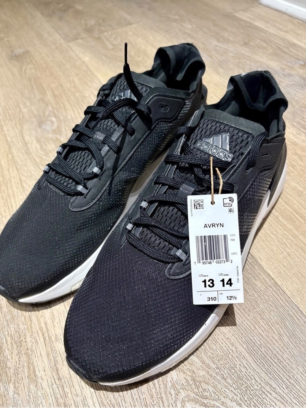 NWT Adidas Boost Avryn Size 13 Running Shoes Black White No Box